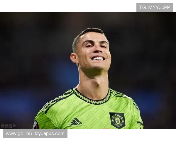 索博的追星之路：16年前牵手C罗 如今正面对决，索博列娃