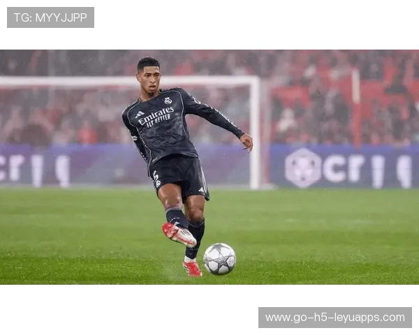 贝林厄姆带伤恢复关键训练,有望出战对阵本菲卡的欧冠首发 贝林厄姆带伤恢复关键训练,有望出战对阵本菲卡的欧冠首发